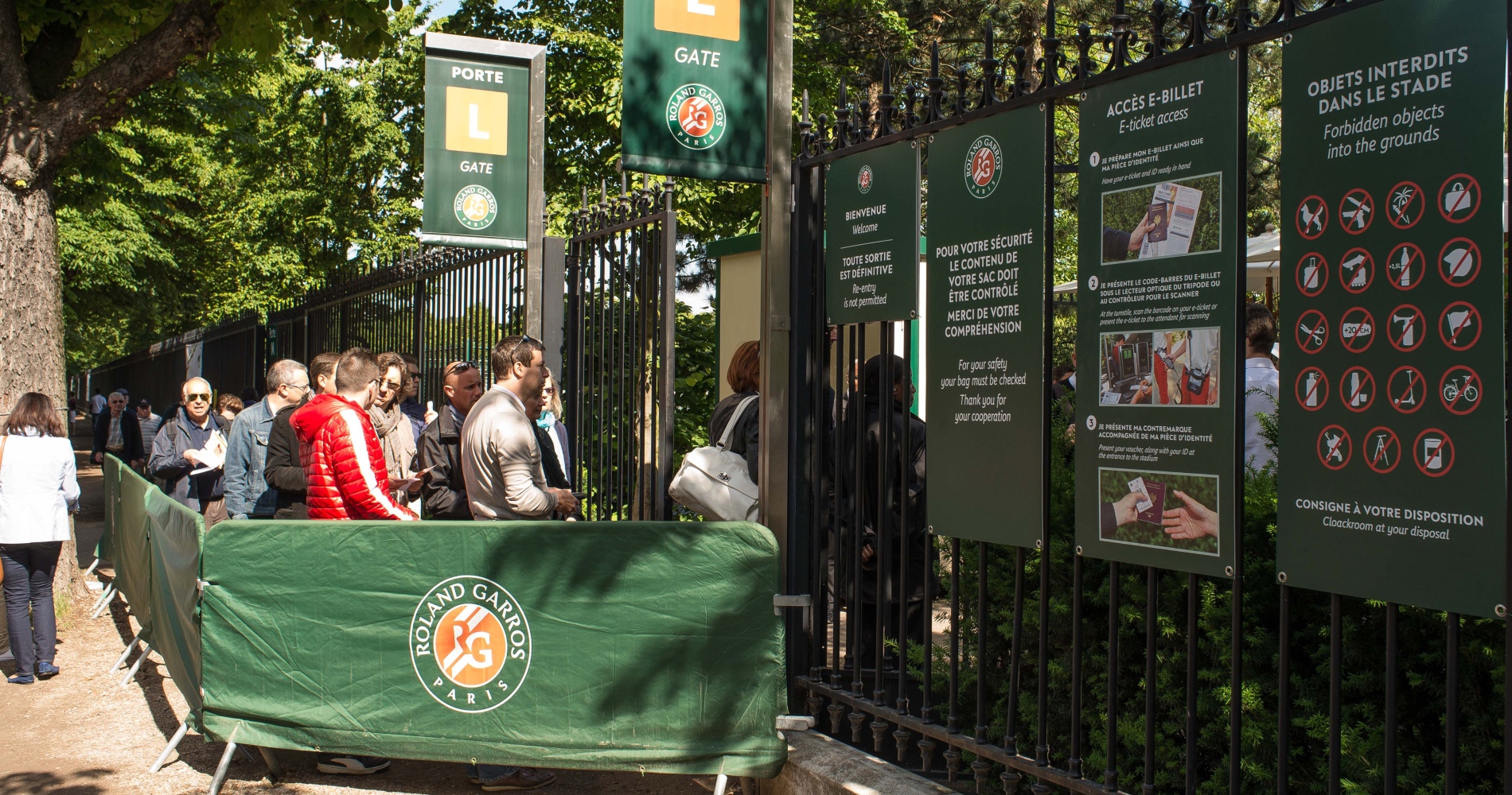 Queue At Roland Garros Entrance Tennis Majors