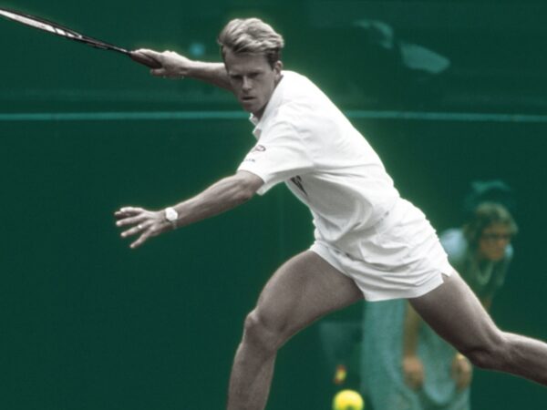 Stefan Edberg inflige un triple 6-0 à son compatriote Eriksson, lors du premier tour de Wimbledon 1987