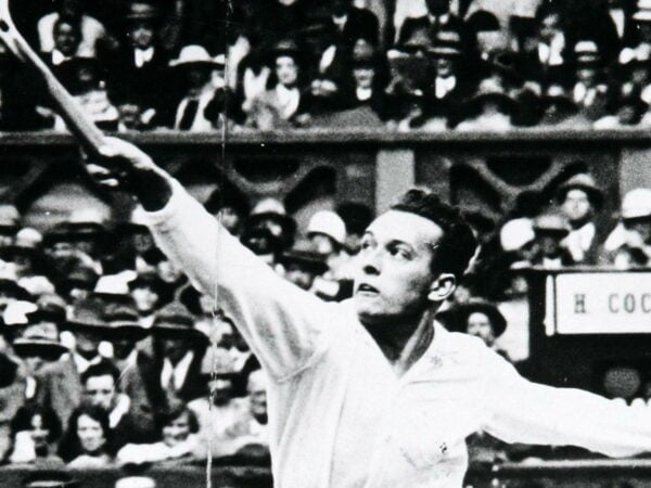 Henri_cochet_wimbledon_1939