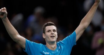 Hubert Hurkacz celebration Paris 2021