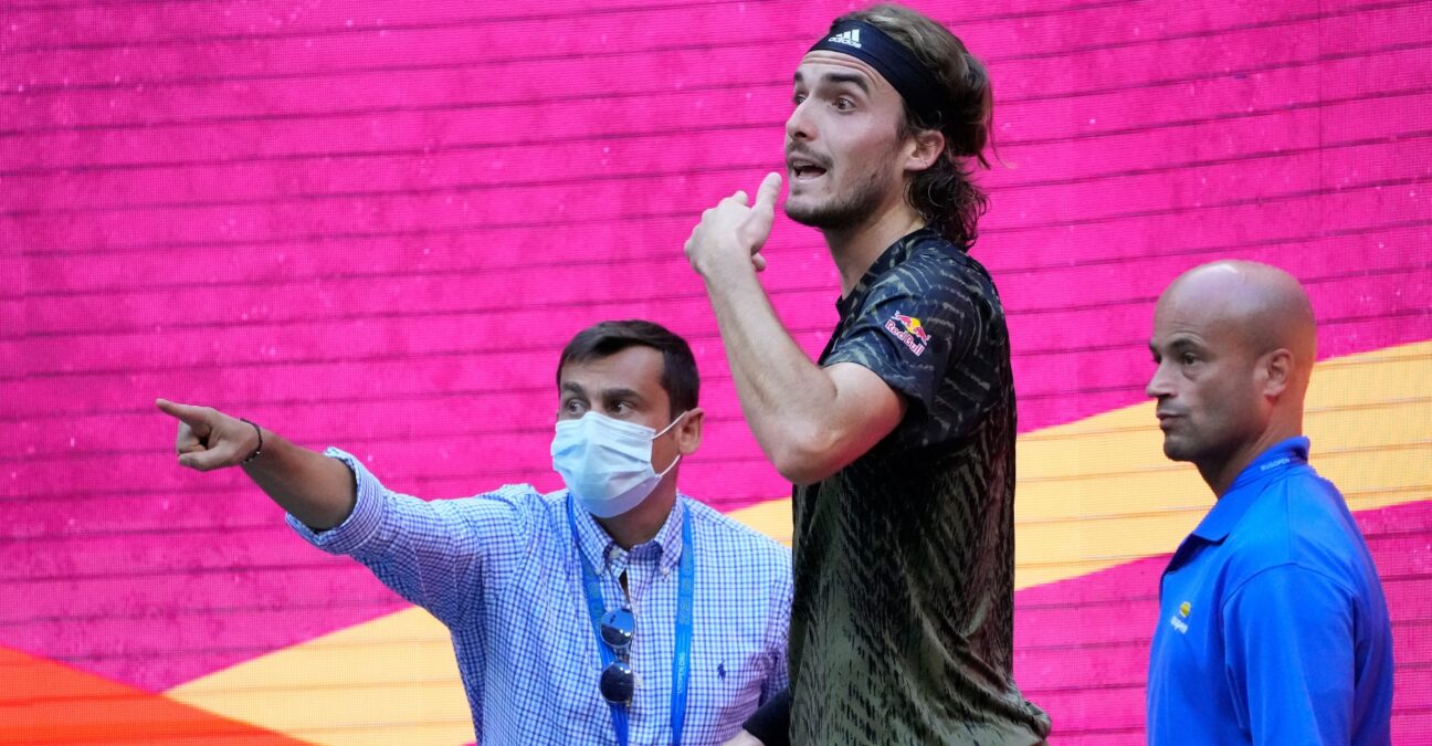 Stefanos Tsitsipas bathroom break