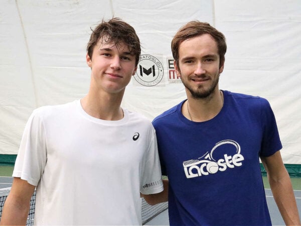 Gabriel Debru et Daniil Medvedev, 2021