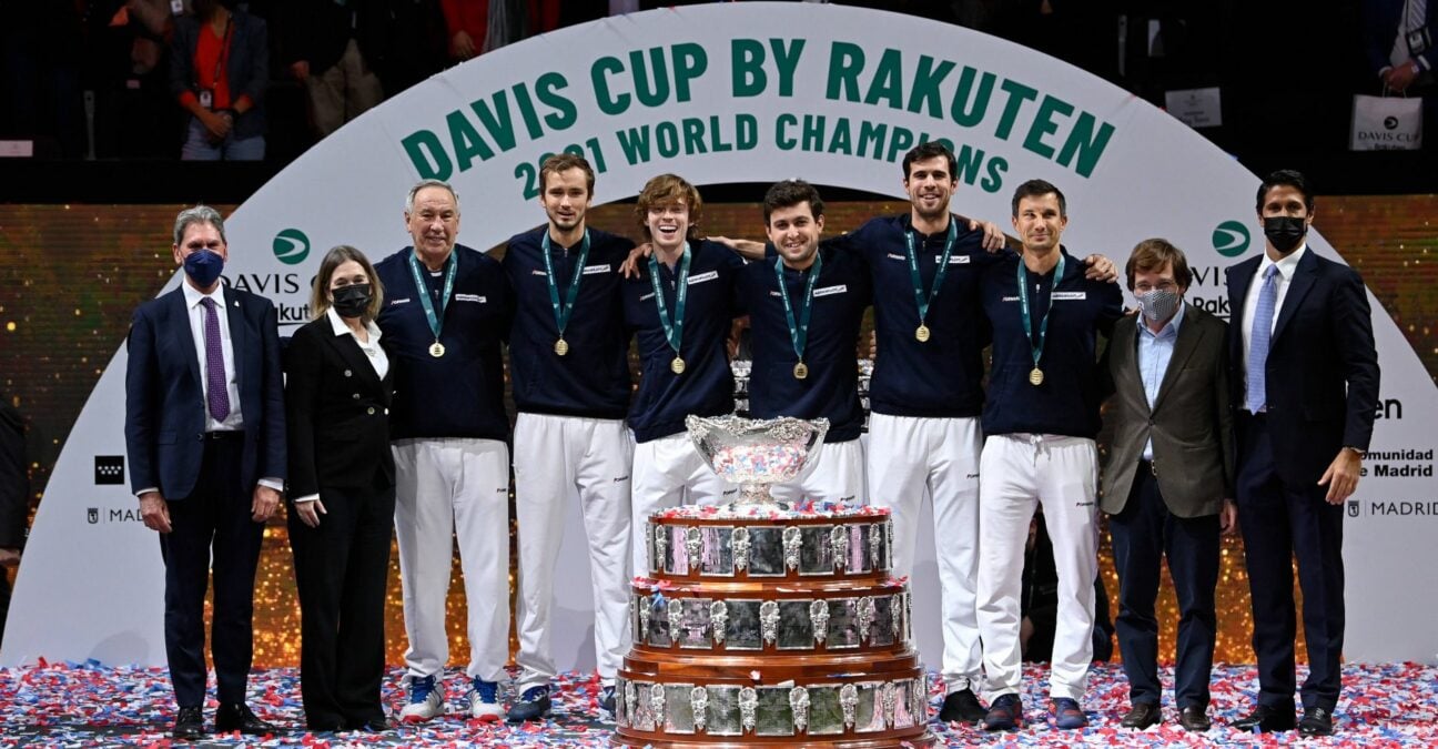 The winning Russian team with the trophy at the 2021 Davis Cup Finals in Madrid