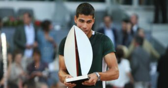 Carlos Alcaraz Madrid trophy 2022
