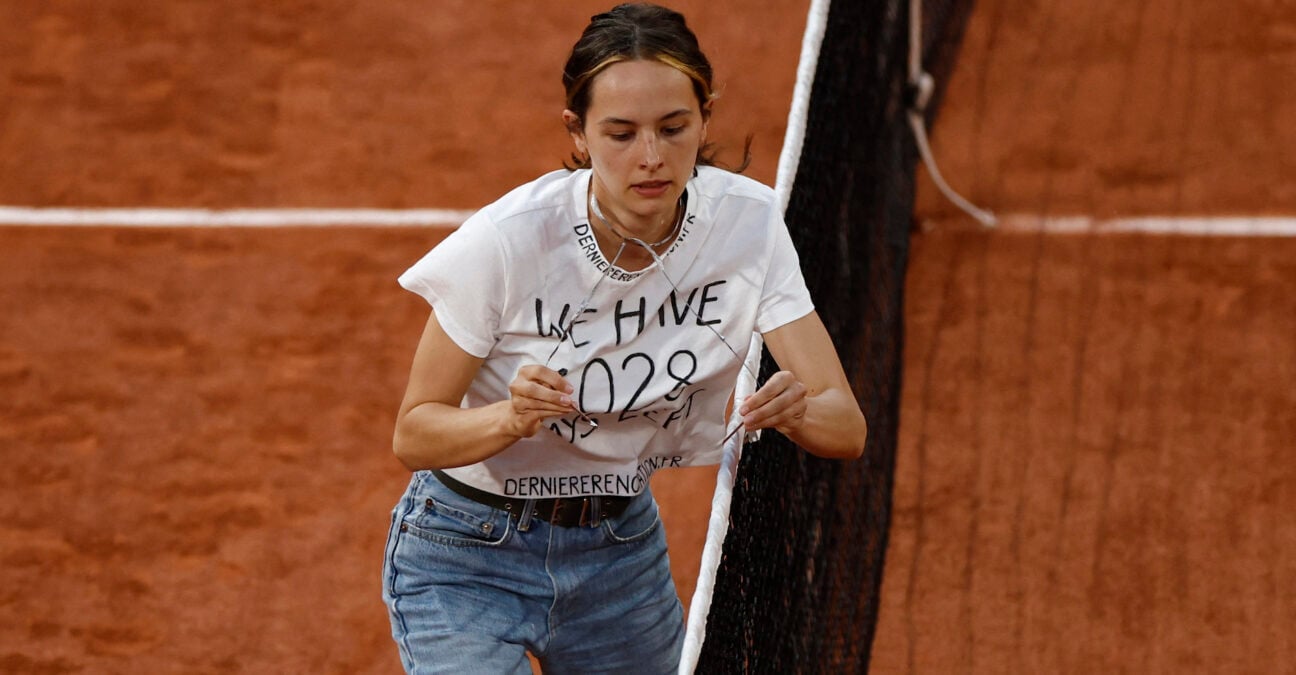 A protester called Alizé during Roland-Garros 2022 semi-finale