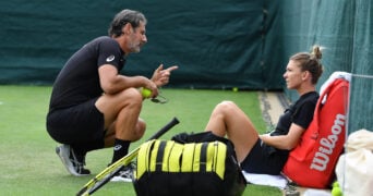 Patrick Mouratoglou and Simona Halep, Wimbledon 2022