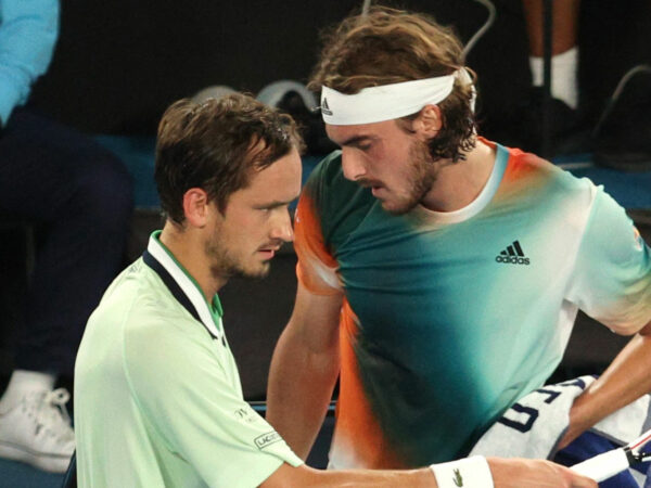Daniil Medvedev and Stefanos Tsitsipas at the 2022 Australian Open
