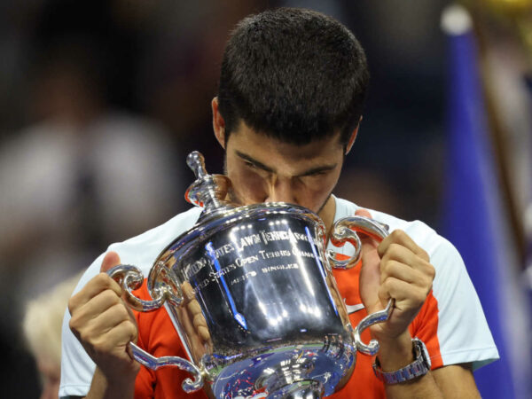 Carlos Alcaraz, US Open trophy 2022