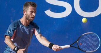 Corentin Moutet volley