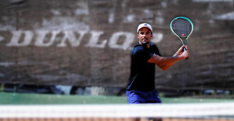 Seb Proisy Testing Racquets