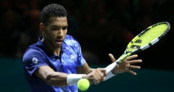 Felix Auger-Aliassime backhand