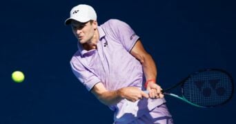 Hubert Hurkacz backhand