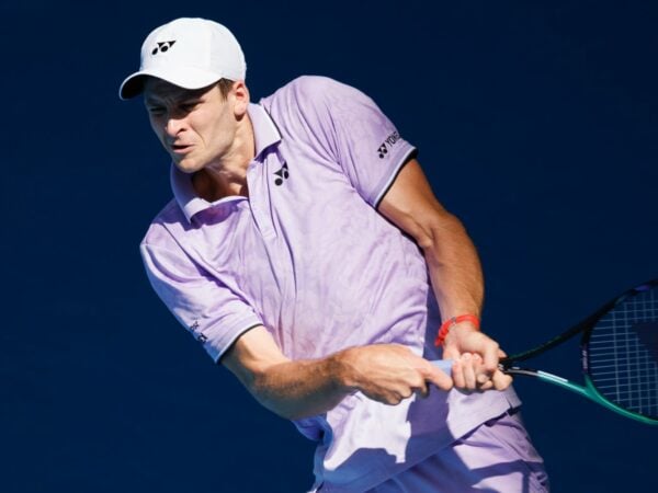 Hubert Hurkacz backhand