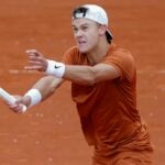 Holger Rune volley 2023