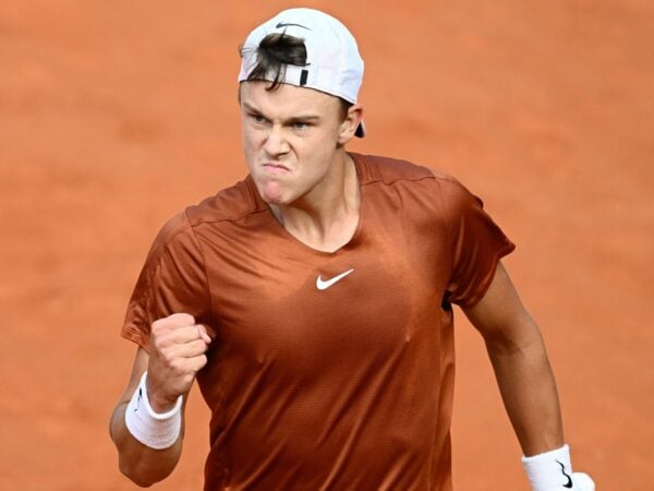 Roland-Garros upsets draw open