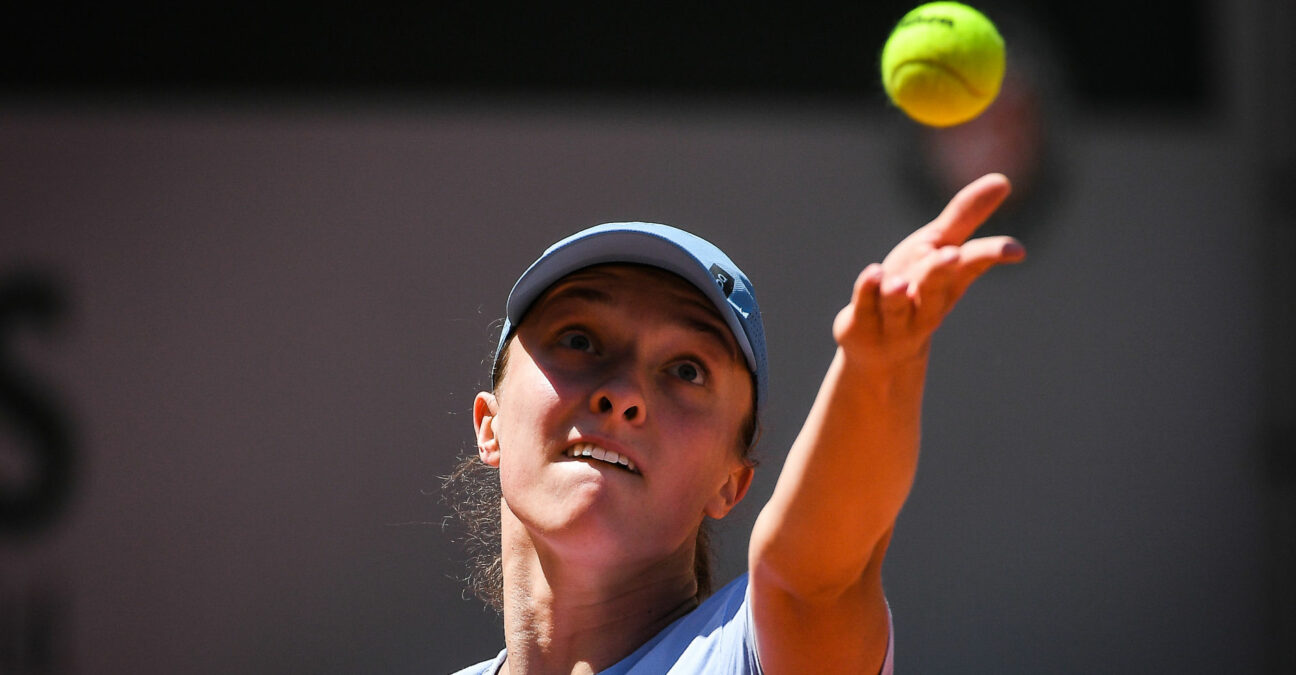 Iga Swiatek practices ahead of 2023 Roland-Garros Championships