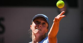 Iga Swiatek practices ahead of 2023 Roland-Garros Championships
