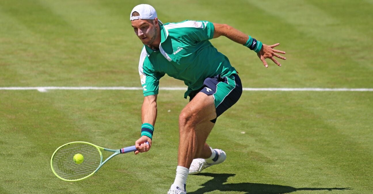 Jan-Lennard Struff grass