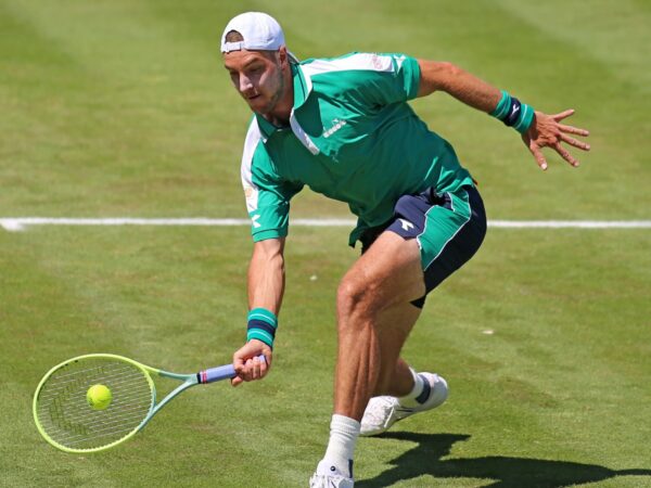 Jan-Lennard Struff grass