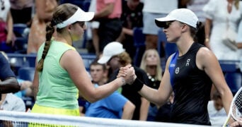 Ostapenko Swiatek US Open 2023 (John Minchillo/AP/SIPA)