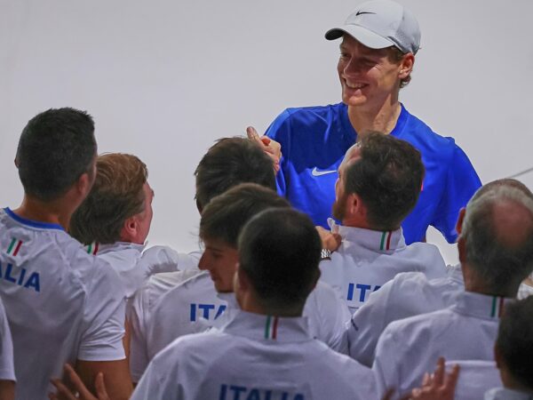 Jannik Sinner and Italy team (1)