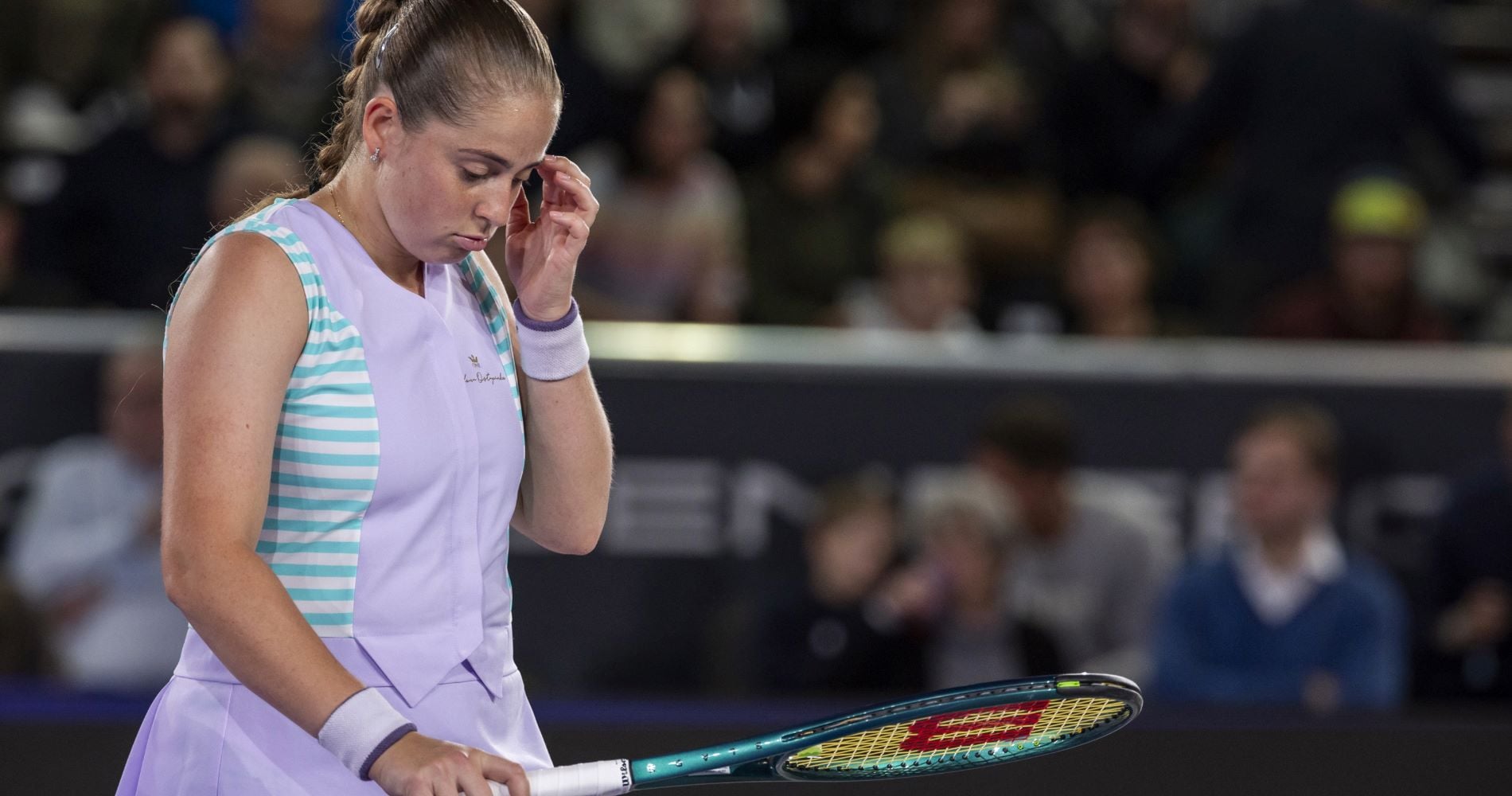 Ostapenko v Azarenka handshake