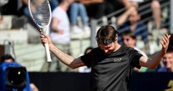 Underarm serve