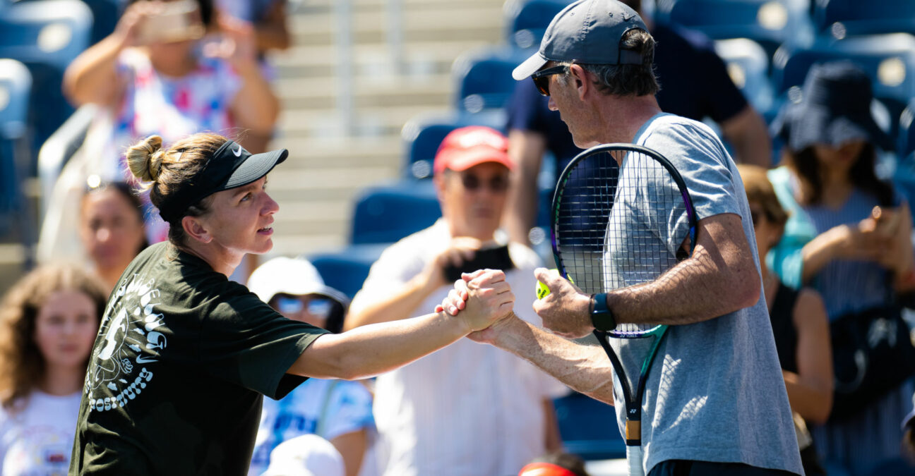 Darren Cahill and Simona Halep at the 2022 US Open