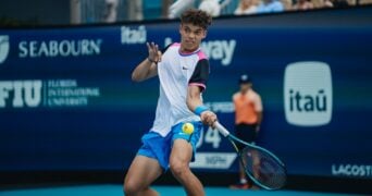 Darwin Blanch Miami 2024 forehand (2)