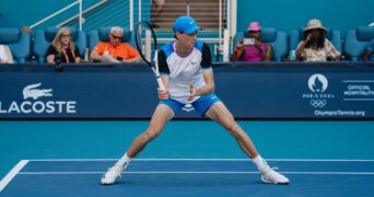 Jannik Sinner volley Miami
