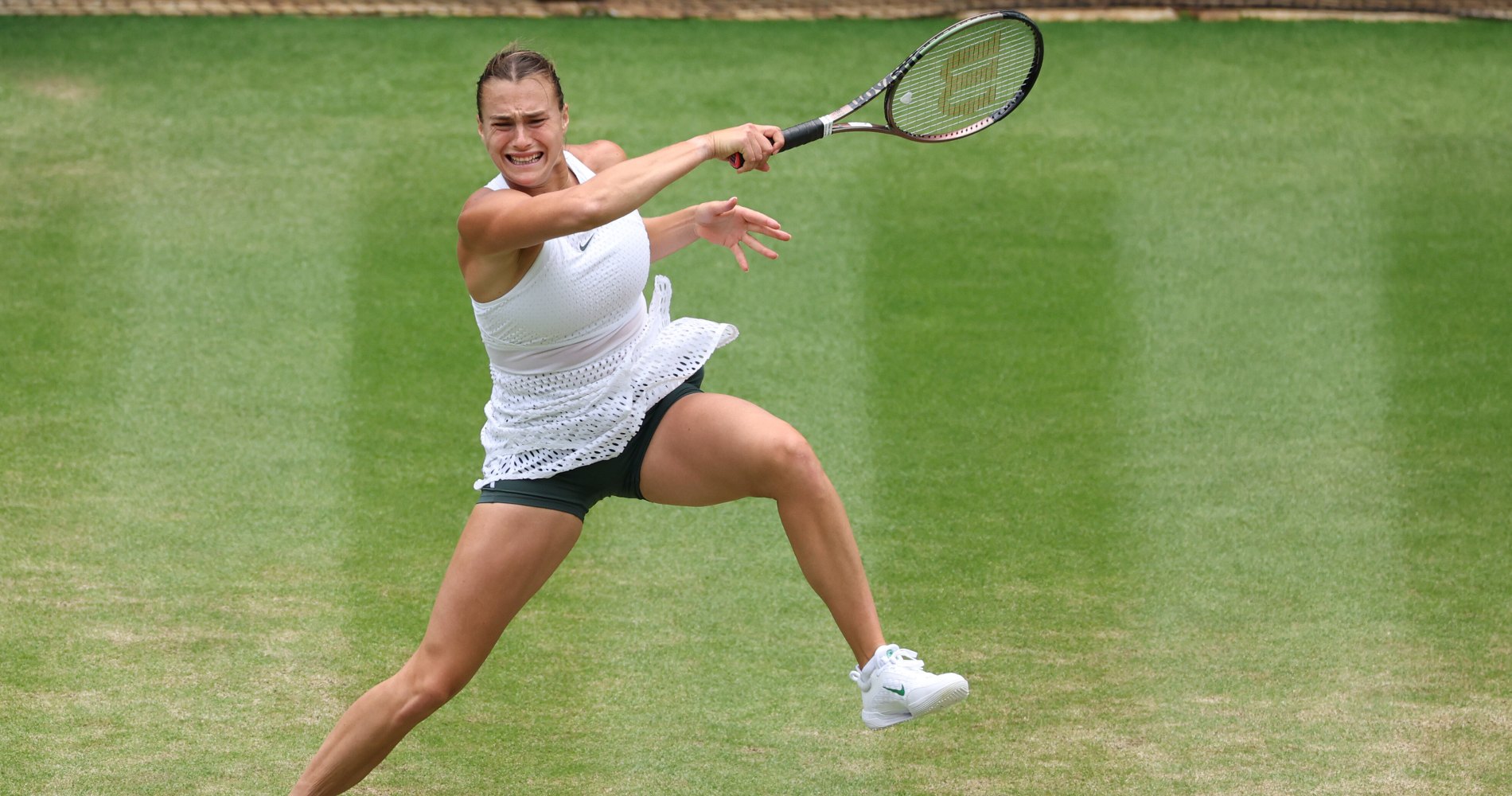 Aryna Sabalenka grass