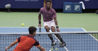 August 16, 2024: Gael Monfils (FRA) defeated Carlos Alcaraz (ESP) 4-6, 7-6, 6-4, at the Cincinnati Open being played at Lindner Family Tennis Center in Mason, Ohio. ©Leslie Billman/Tennisclix/CSM || 295337_0078 ATP cincinnati Gael monfils open PRESS Series tennis us WTA zagency zcsm zlast24 zselect zsports Zuma ZUMAPRESS.com zwire