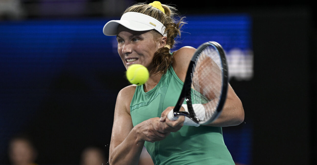 30th December 2022; Ken Rosewall Arena, Sydney, NSW, Australia: United Cup Tennis, Day 2, Australia versus Great Britain; Maddison Inglis of Australia hits a backhand to Harriet Dart of Great Britain