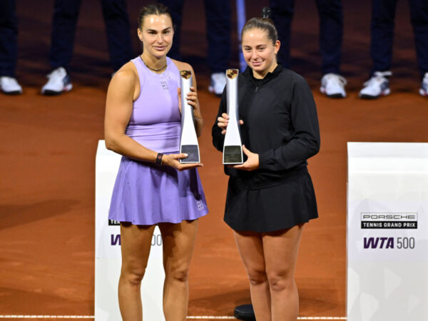 Siegerehrung, Ehrung .Jelena Ostapenko LAT rechts Aryna Sabalenka BLR links Aryna Sabalenka BLR Tennis Damen Porsche-Cup Porsche Tennis Grand Prix GP Stuttgart 2025 Porsche Arena 21.04.2024 DFL REGULATIONS PROHIBIT ANY USE OF PHOTOGRAPHS AS IMAGE SEQUENCES AND/OR QUASI-VIDEO Tennis Damen Porsche-Cup Porsche Tennis Grand Prix GP Stuttgart 2025 Award ceremony, honoring Jelena Ostapenko LAT right Aryna Sabalenka BLR left Aryna Sabalenka BLR Tennis Ladies Porsche Cup Porsche Tennis Grand Prix GP Stuttgart 2025 Porsche Arena 21 04 2024 DFL REGULATIONS PROHIBIT ANY USE OF PHOTOGRAPHS AS IMAGE SEQUENCES AND OR QUASI VIDEO Tennis Ladies Porsche Cup Porsche Tennis Grand Prix GP Stuttgart 2025