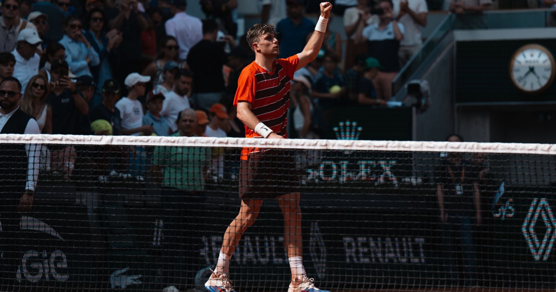 Jack Draper brilha no Roland-Garros, assegurando avanço às oitavas de final Jack Draper brilha no Roland-Garros, assegurando avanço às oitavas de final