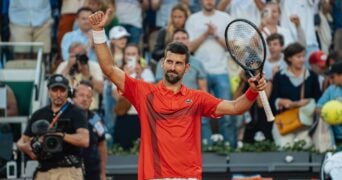 Djokovic Roland-Garros injury scare 2025