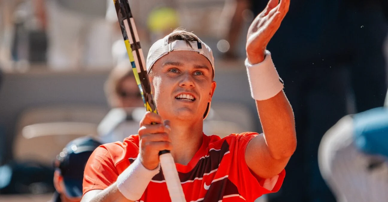 Rune spectator towel Roland-Garros 2025