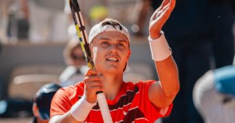 Rune spectator towel Roland-Garros 2025