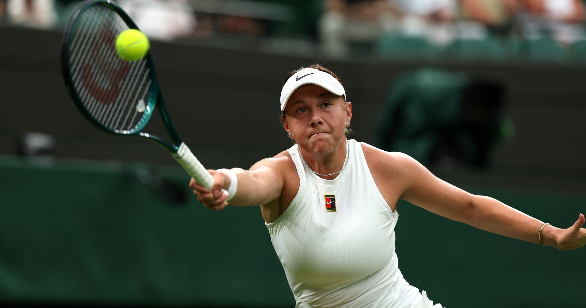 Anisimova defeats Pavlyuchenkova to reach a first Wimbledon semi-final