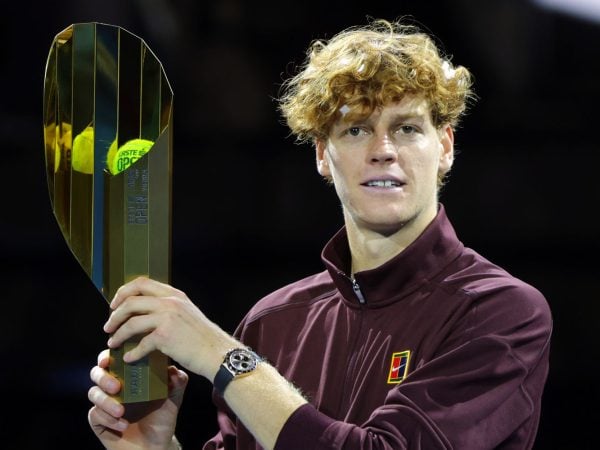 Jannik Sinner holding the trophy of the Vienna Open, 2025 | © Gepa / PsNewz