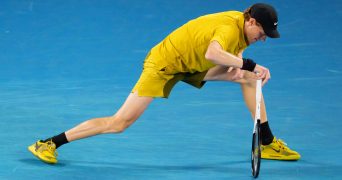 Jannik Sinner cramping, Melbourne 2026