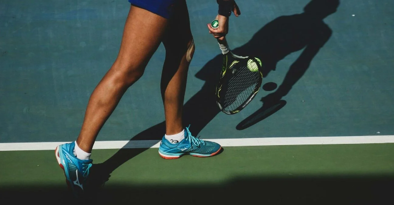 Tennis court, serve action