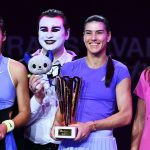 Emma Raducanu, Sorana Cirstea and Simona Halep, Cluj 2026 | © Alex Nicodim/Shutterstock/SIPA Emma Raducanu of Great Britain poses after the game against Sorana Cirstea of Romania during the Transylvania Open 2026 final, a WTA250 Tournament, at BT Arena, in Cluj-Napoca, Romania, February 07, 2025. Transylvania Open 2026 - WTA 250 Tournament - Double Final/shutterstock_editorial_Transylvania_Open_2026_WTA_25_16526889go//2602071804