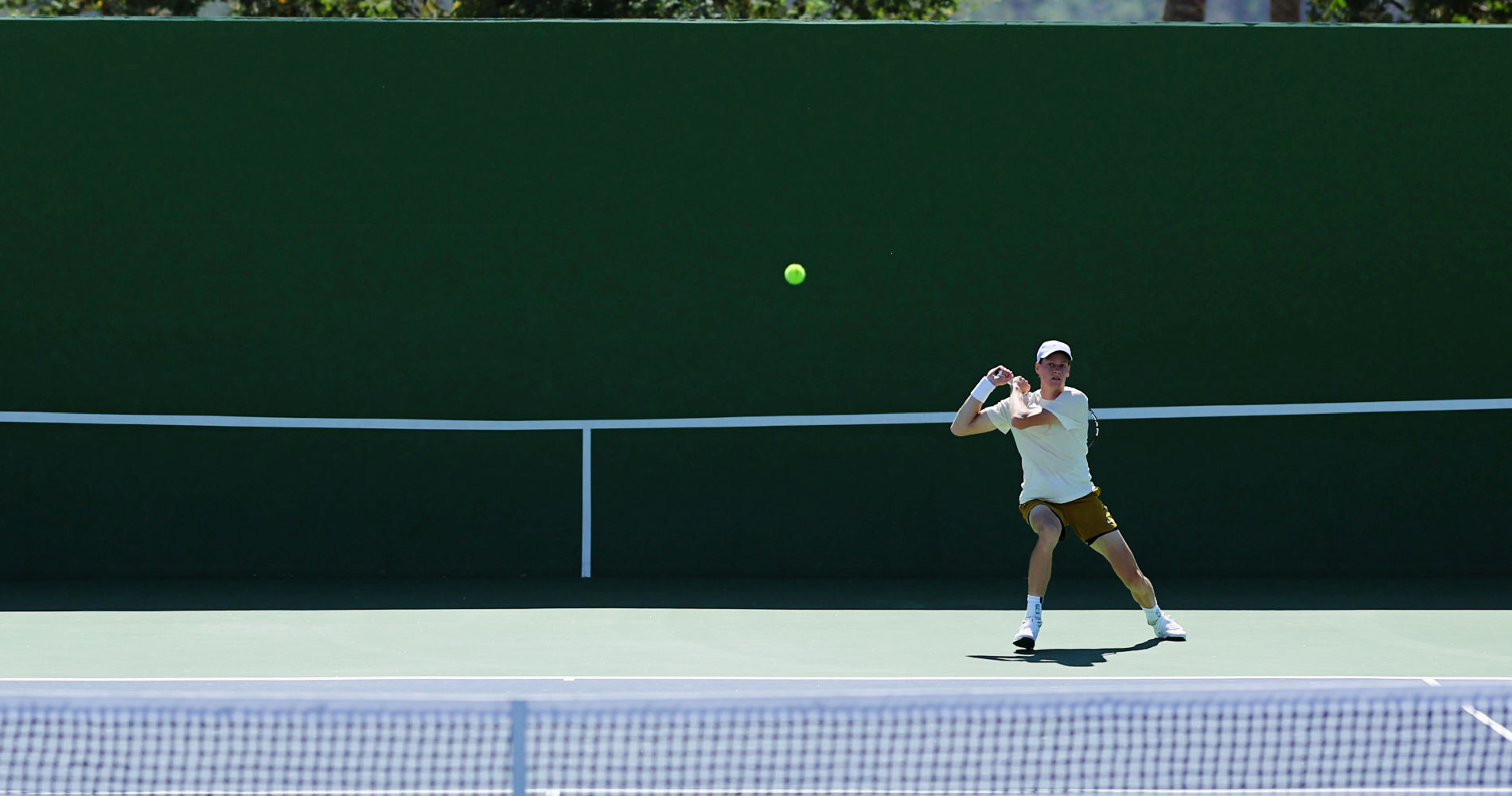 Jannik Sinner practicing at Indian Wells, 2026