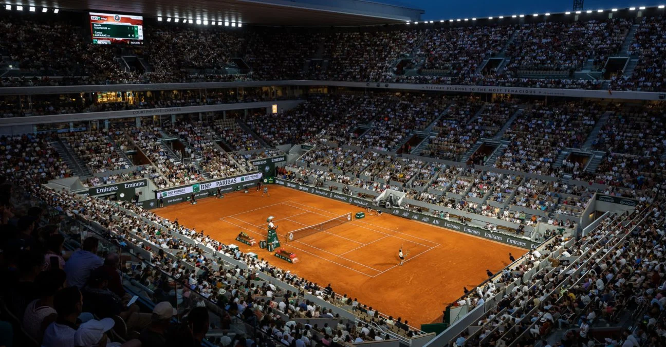 Night session on te Court Philippe-Chatrier