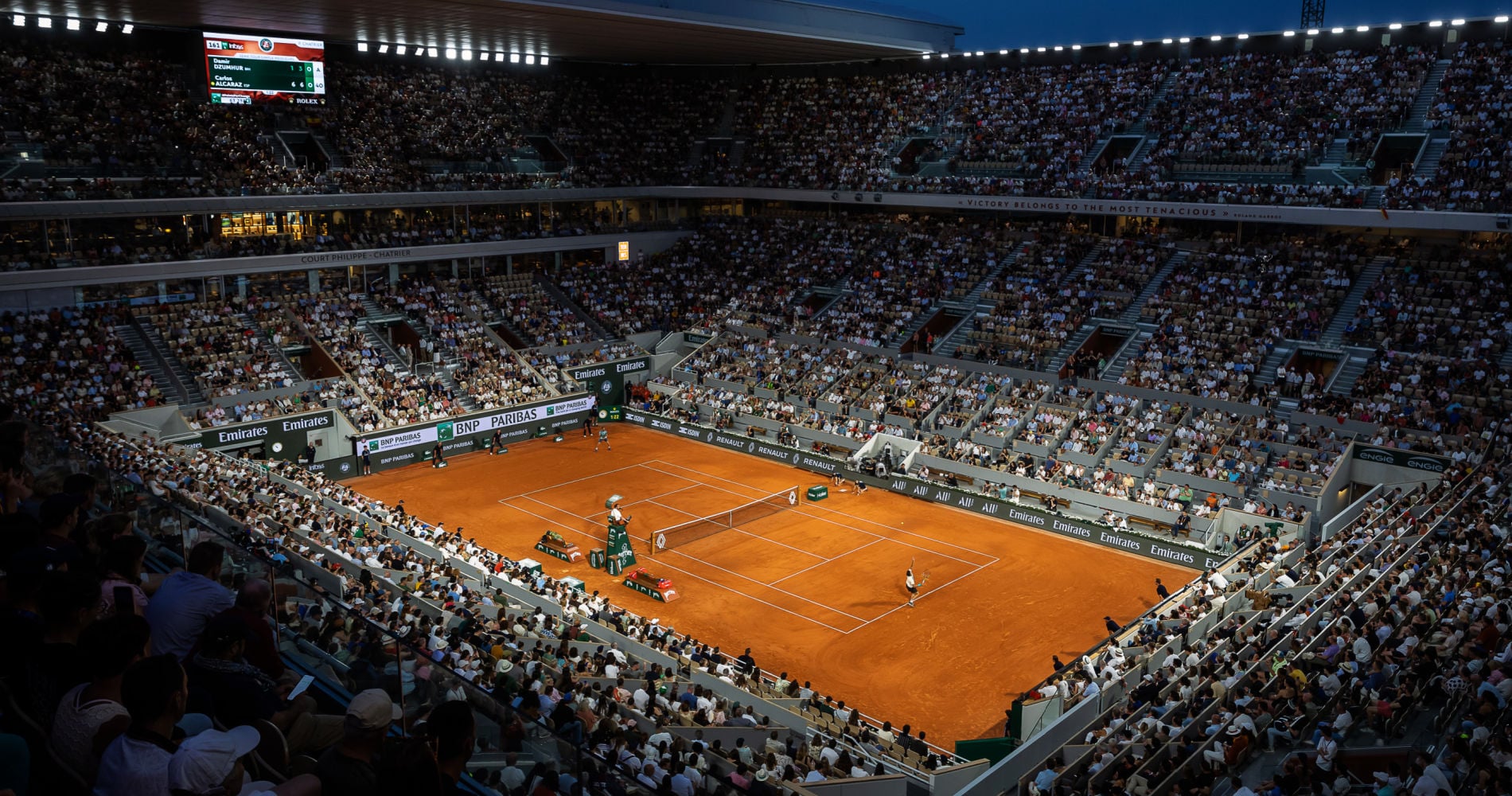 Night session on te Court Philippe-Chatrier