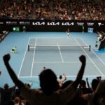 Melbourne_crowd_2021