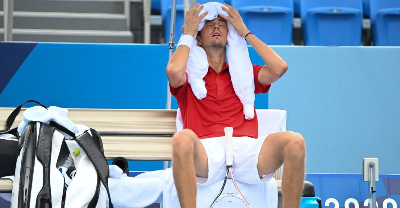 Daniil Medvedev feeling the heat in Tokyo, 2021 (Olympics)