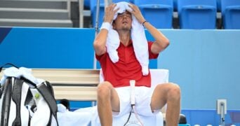 Daniil Medvedev feeling the heat in Tokyo, 2021 (Olympics)