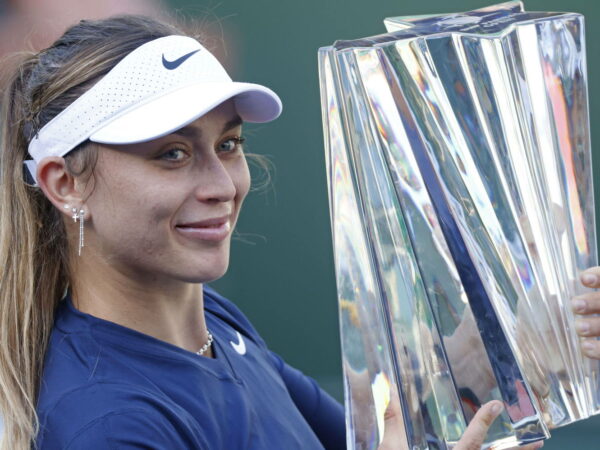 Paula Badosa, avec le trophée d'Indian Wells 2021